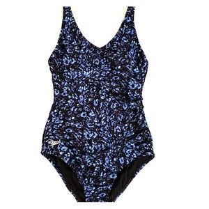 Blue animal print speedo!! 🤩